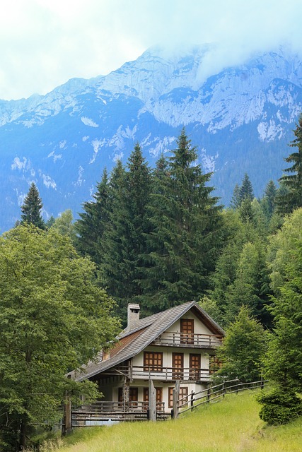 villa-5912775_640