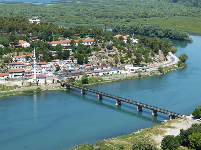 טיסות זולות לטירנה אלבניה טיראנה tirana albania
